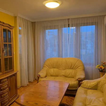 Апартамент Катлея Burgas City
